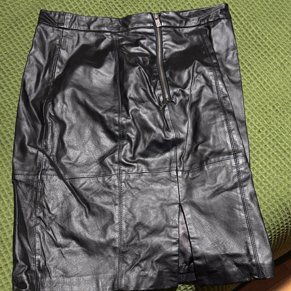 G by Giuliana Black Pencil Skirt